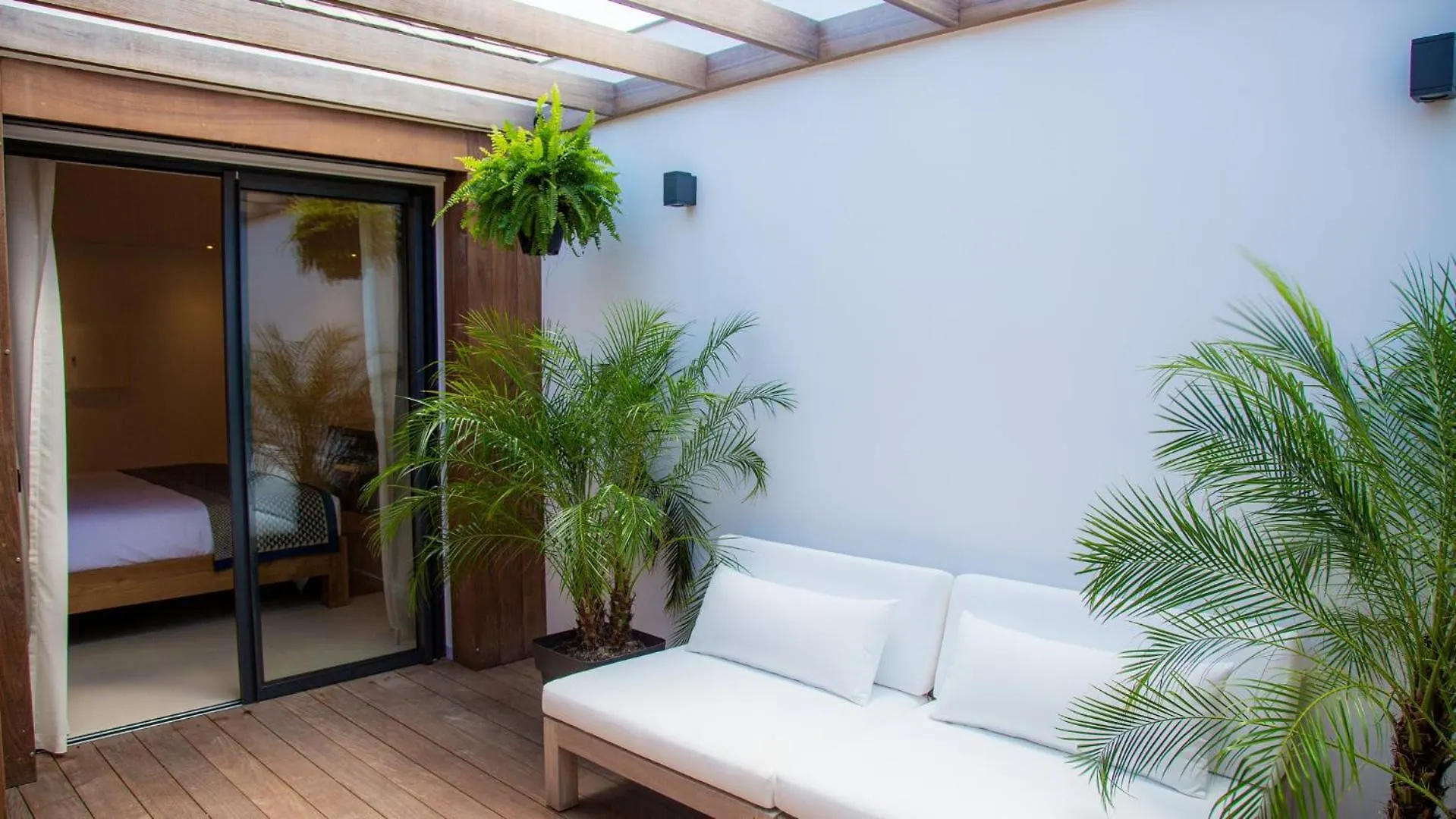 Beachfront Villa Furnished With Utmost Comfort St. Barthelemy 0*,  Saint Barthélemy
