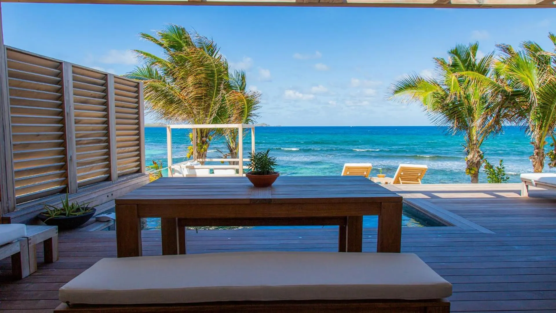 Beachfront Villa Furnished With Utmost Comfort St. Barthelemy