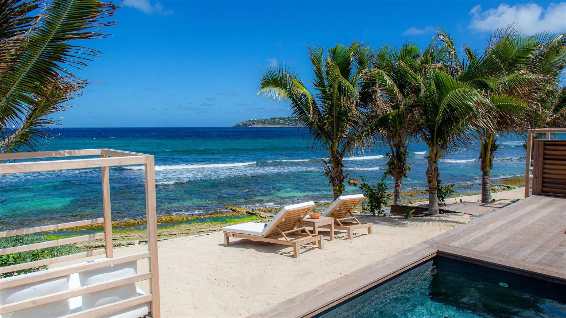 Beachfront Villa Furnished With Utmost Comfort St. Barthelemy